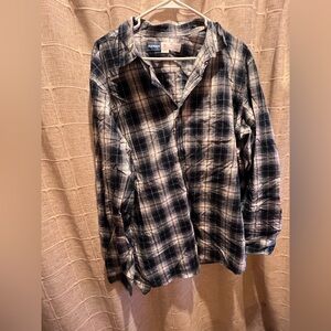 Old Navy Men's Navy and White Plaid Button-Down Shirt